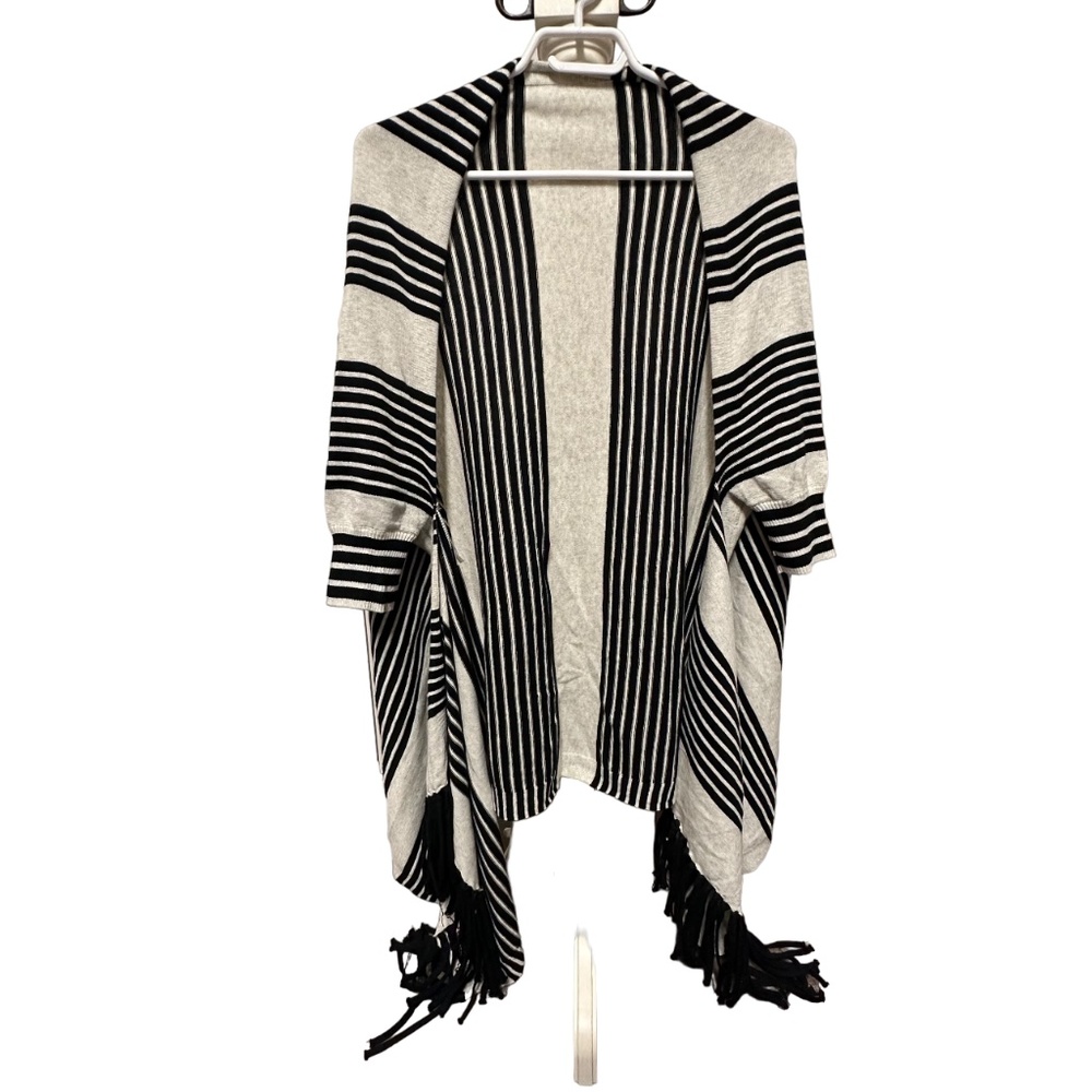 Tristan: Women's Short Sleeve 2-Color Stripes Ponchos